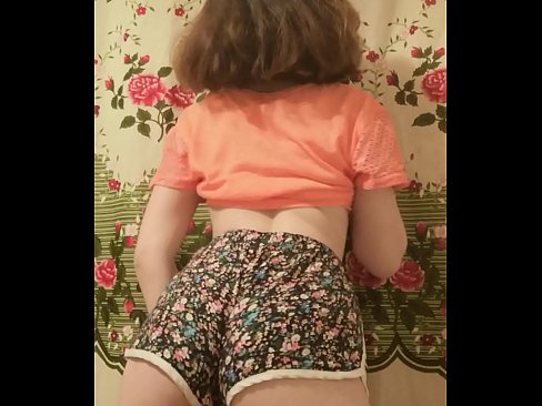 ❤️ セクシーな若いベイブがカメラでショーツを脱ぐ ❤️ 美女ポルノ ❌️❤