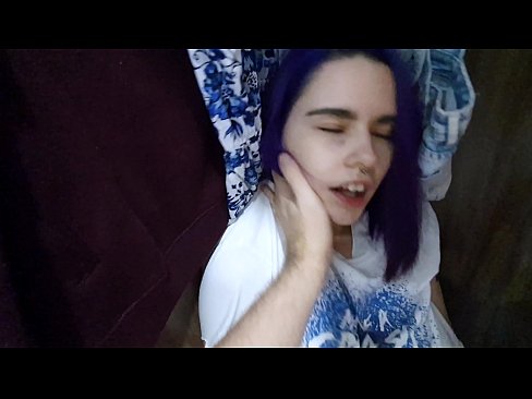 ❤️ 押し入れの中の姉ちゃんを発見し、イクのを手伝う ❤️ 美女ポルノ ❌️❤
